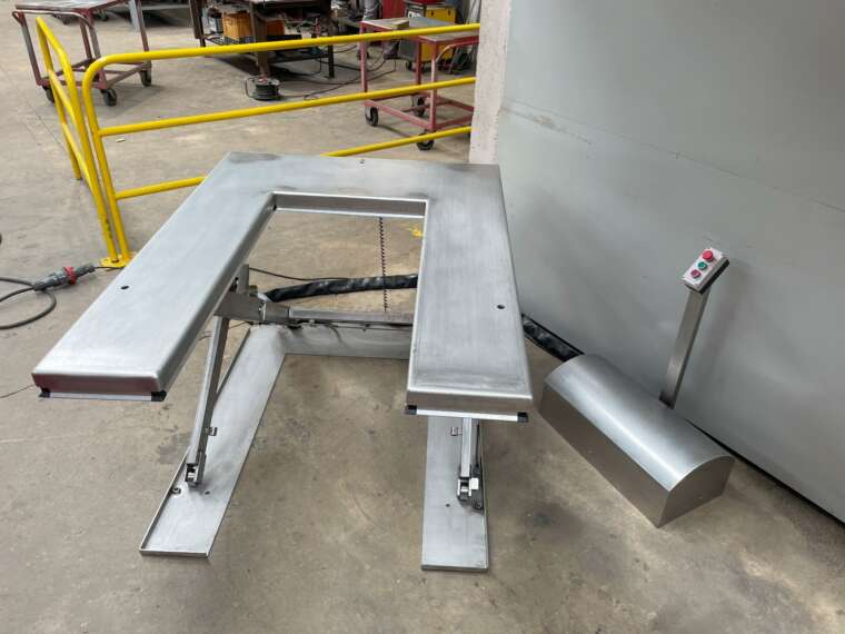 table-elevatrice-inox-760x570